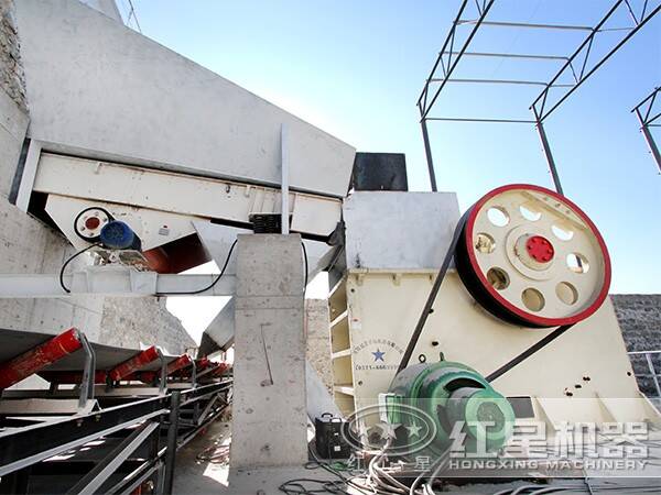 振動(dòng)給料機(jī)客戶(hù)現(xiàn)場(chǎng)