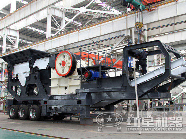 靈活移動的車載顎式磨石頭機 靈活移動的車載顎式磨石頭機