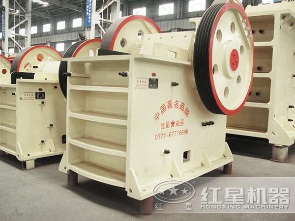 69石頭顎式破碎機(jī),型號(hào)眾多 69石頭顎式破碎機(jī),型號(hào)眾多