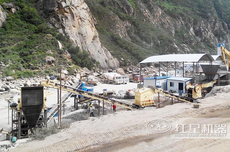 時(shí)產(chǎn)200噸制沙生產(chǎn)線現(xiàn)場圖片 時(shí)產(chǎn)200噸制沙生產(chǎn)線現(xiàn)場圖片