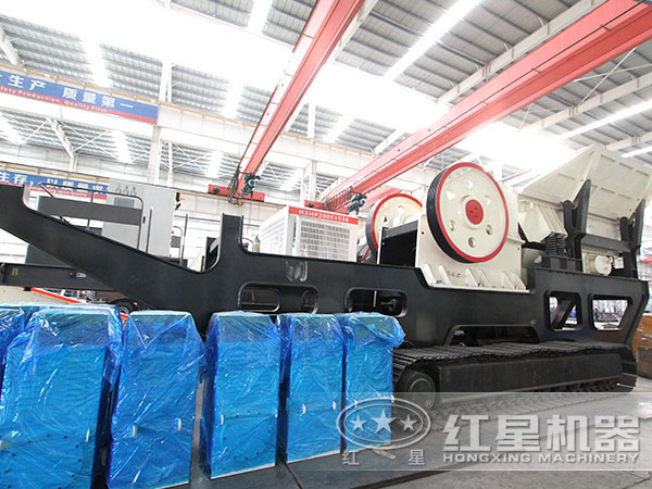 履帶移動(dòng)破石機(jī)械:配顎破機(jī) 履帶移動(dòng)破石機(jī)械:配顎破機(jī)