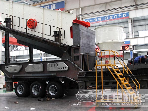 輪胎移動(dòng)破石機(jī)械:配圓錐破 輪胎移動(dòng)破石機(jī)械:配圓錐破