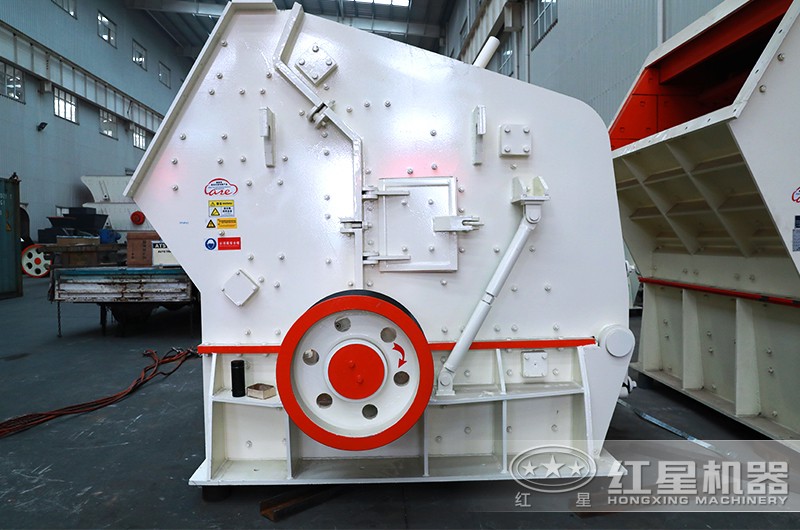 巖石反擊破,產量30-800t/h 巖石反擊破,產量30-800t/h