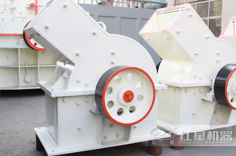 錘式破碎機占地面積小，方便移動