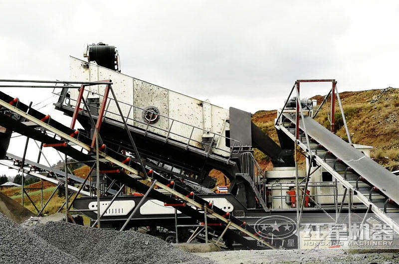 時產(chǎn)300噸移動柴油機小型制砂機生產(chǎn)現(xiàn)場 時產(chǎn)300噸移動柴油機小型制砂機生產(chǎn)現(xiàn)場