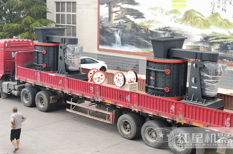 立式破碎機設備發貨現場 立式破碎機設備發貨現場