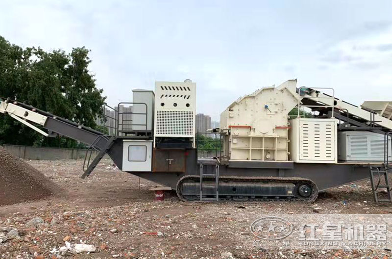 履帶式制砂機工作現(xiàn)場圖 履帶式制砂機工作現(xiàn)場圖