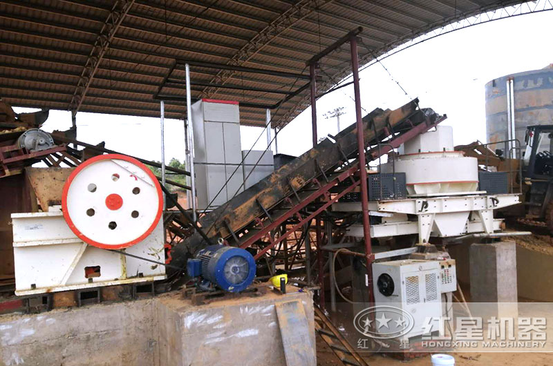 成套砂石破碎機作業(yè)現(xiàn)場 成套砂石破碎機作業(yè)現(xiàn)場