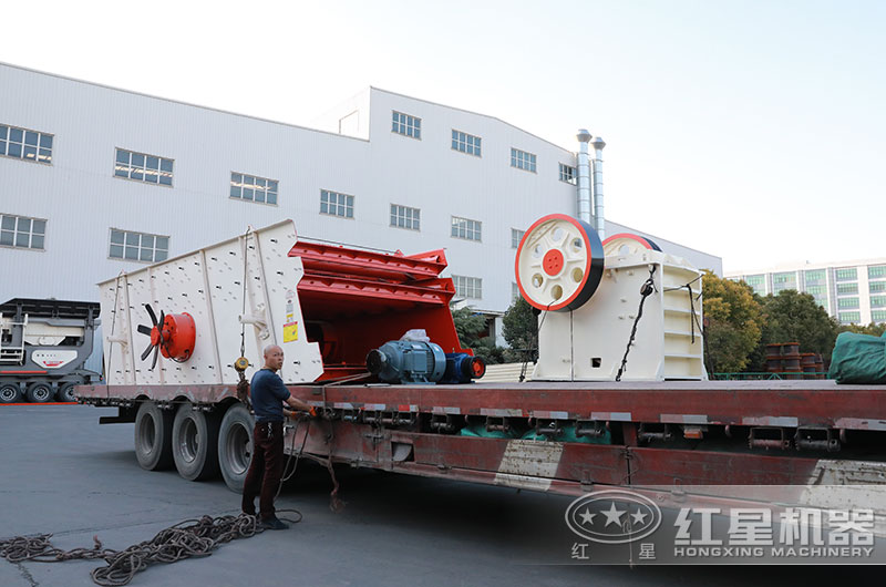 300×1300細顎破設(shè)備發(fā)貨 300×1300細顎破設(shè)備發(fā)貨