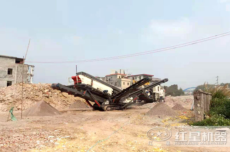 履帶式建筑垃圾破碎機生產(chǎn)現(xiàn)場圖片 履帶式建筑垃圾破碎機生產(chǎn)現(xiàn)場圖片