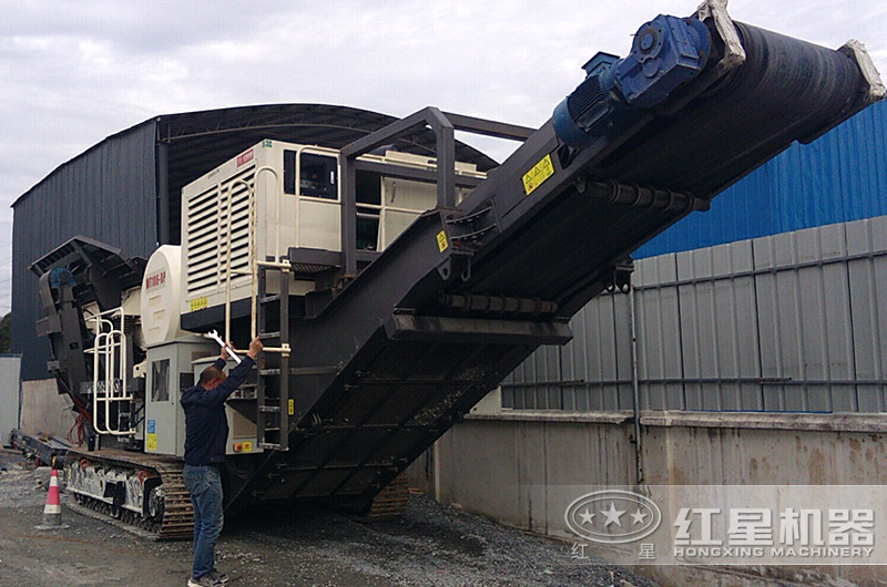 河南鄭州移動破碎機現(xiàn)場 河南鄭州移動破碎機現(xiàn)場